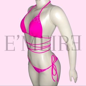 Fuchsia crystal bikini. 💖👙
